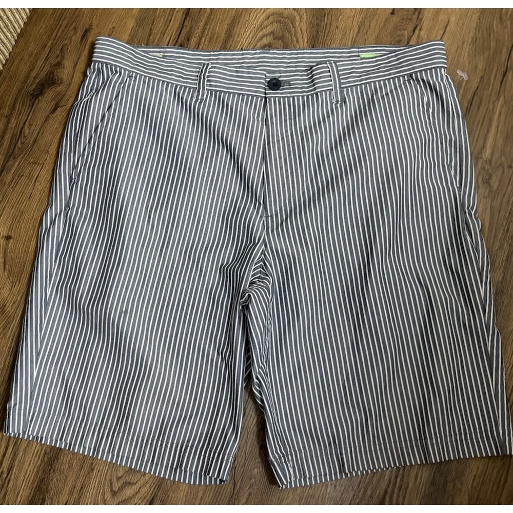 Izod Men's 38 Golf Shorts
